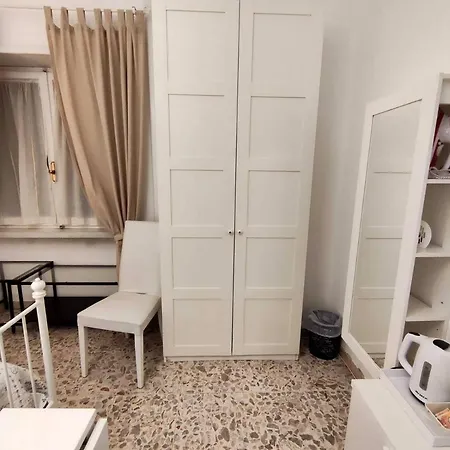 Guest house Sergio Tourist Rental Close Tiburtina Station Rome