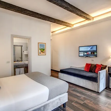 Tritone House Pensionat 4*