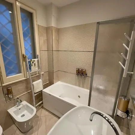 Casa Alessi In Elegant, Spacious And Comfortable Rome