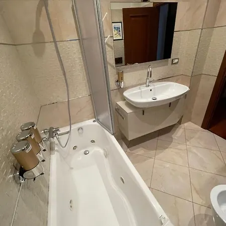 Casa Alessi In Elegant, Spacious And Comfortable Apartment *