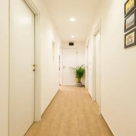 Apartment Om2rome