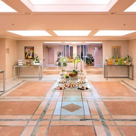 Courtyard By Marriott Central Park 4* Rome