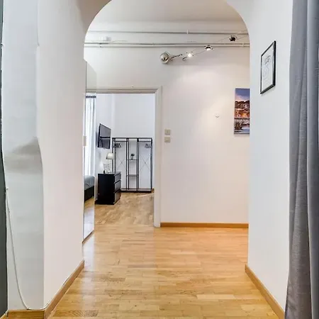 Apartamento L&l Cozy 2-bdr In San Giovanni District