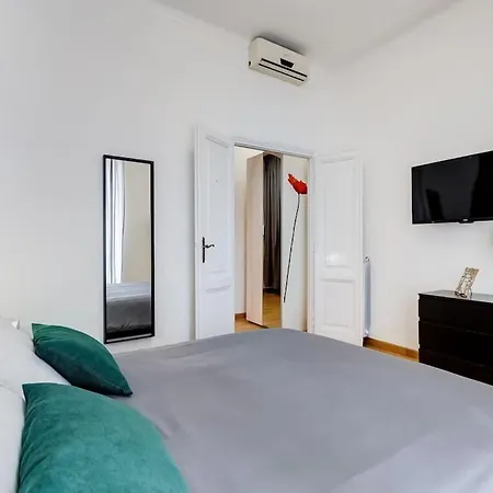 L&l Cozy 2-bdr In San Giovanni District *