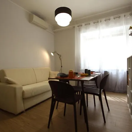 Vascello Holiday House * Rome