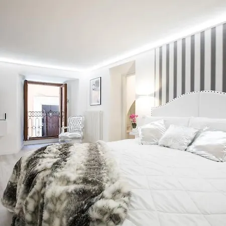My Piazza Navona Jacuzzi -topcollection Rzym