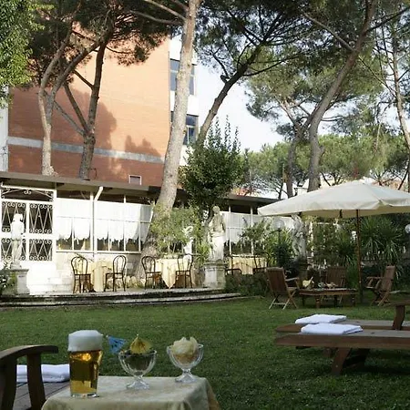 Romulus Hotel 3*