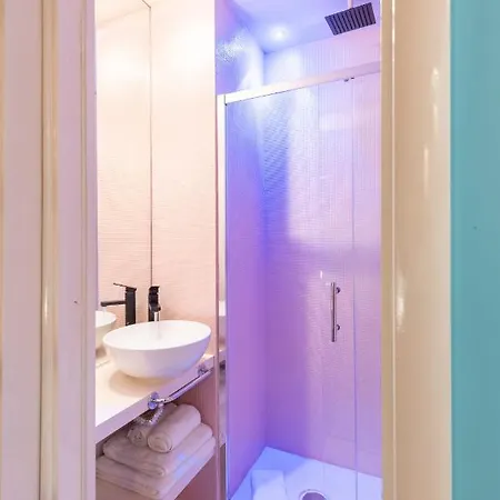The 62 L Homkeey Apartment