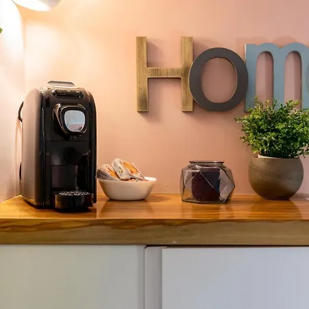 The 62 L Homkeey Apartment