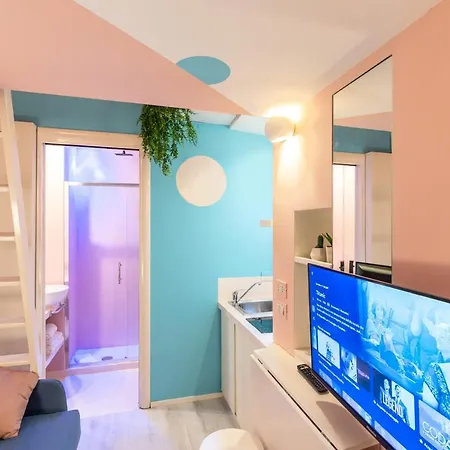 The 62 L Homkeey Apartment