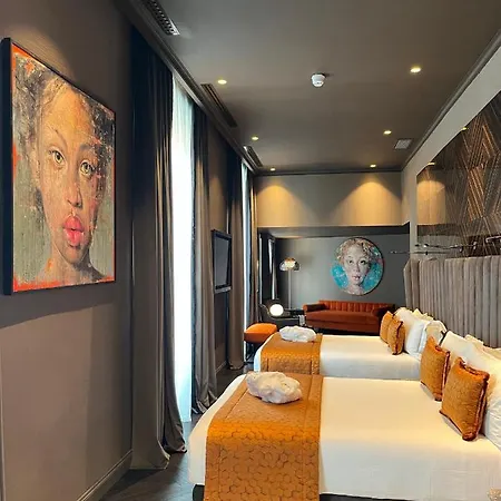 U-visionary Hotel