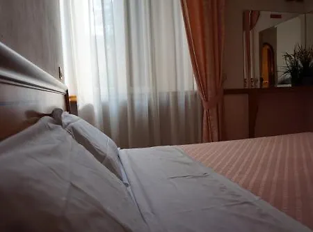 Hotel Green Hotel 2*