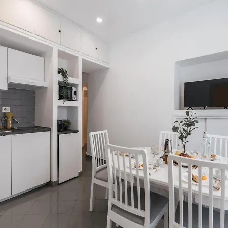 The Rent - Two-bedroom In Colosseum Area Apartment Rome