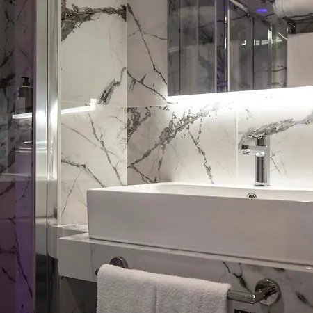 At Luxury Navona 게스트하우스 *