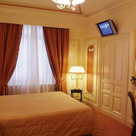 Champagne Palace 4*