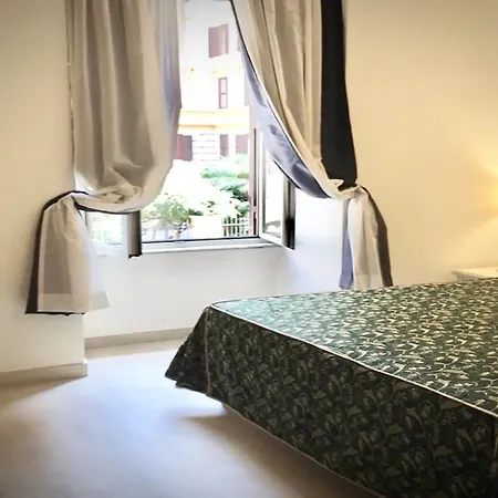Champagne Palace Ξενοδοχείο 4*