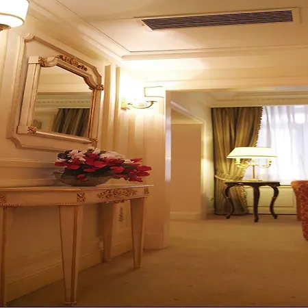 Ξενοδοχείο Champagne Palace 4*