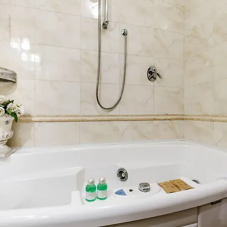 Luxury H 2000 Bed & Breakfast Rome