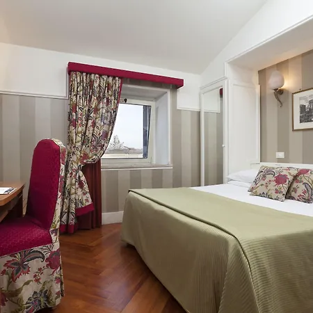 Kennedy Hotel