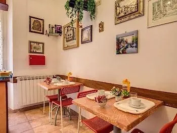 Giovy Bed & Breakfast 2*
