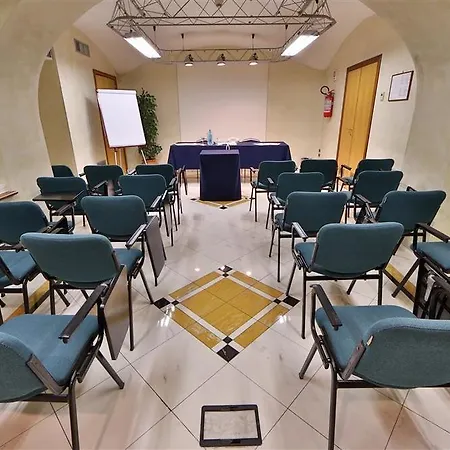 מלון Villafranca 4*