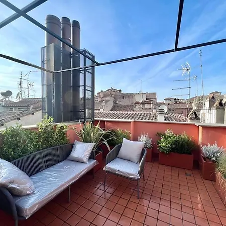 New! Uptown Terraces * Roma