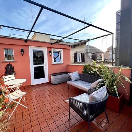 New! Uptown Terraces * Roma