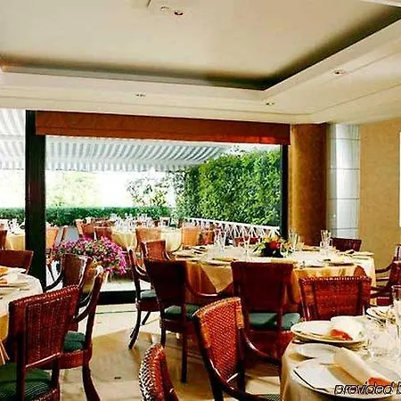 Courtyard By Marriott Central Park 4* Rome