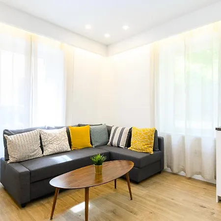 Modern & Elegant By Ndp Rent * Rom