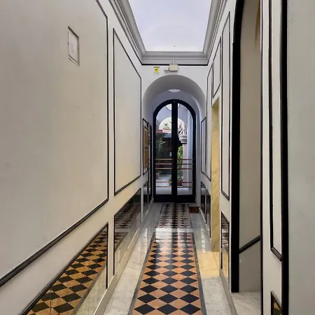 The Best Rent Spacious In Barberini Area Apartment
