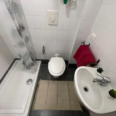 Group Apartment *