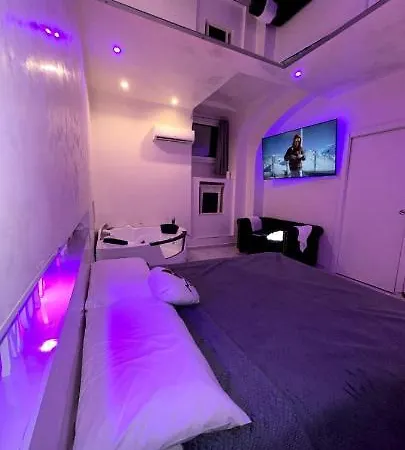 Love hotel Moya Suites