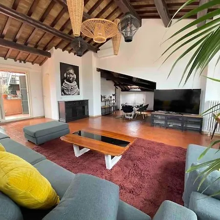 The View In Trastevere Apartment