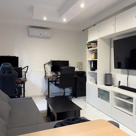 Luxury - Near Metro - Private Parking