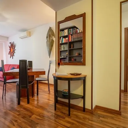 Rialto Vatican Museums Apartment *