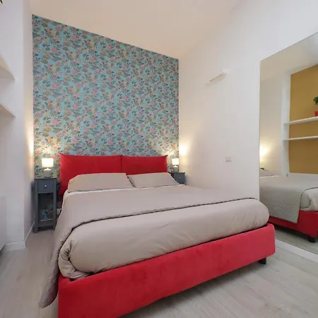 Porta San Giovanni Apartment *