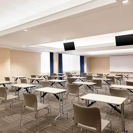 Hotel Courtyard By Marriott Central Park 4*