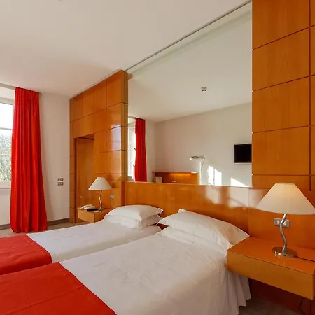 Albani 4*