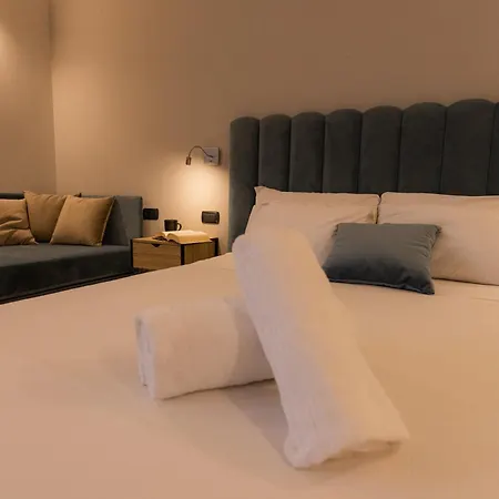 Relais At Via Veneto 2*
