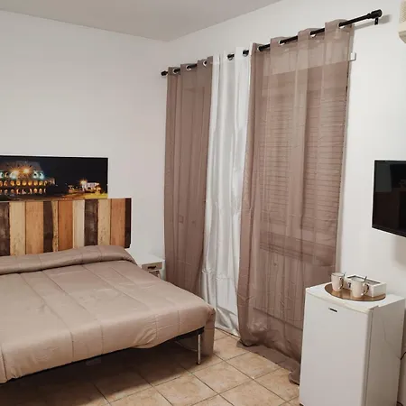Piazza Ragusa 3* Roma