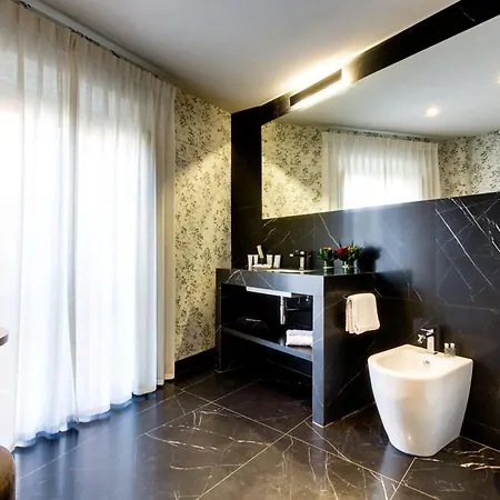 Piazza Farnese Luxury 2*