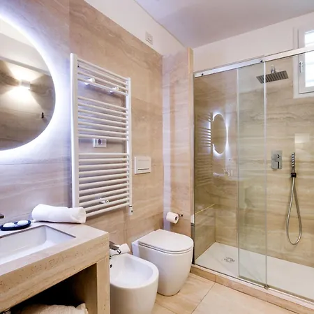 Piazza Farnese Luxury 2*