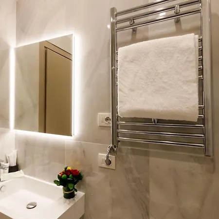 Piazza Farnese Luxury 2*