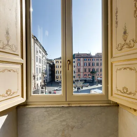 Piazza Farnese Luxury 2*