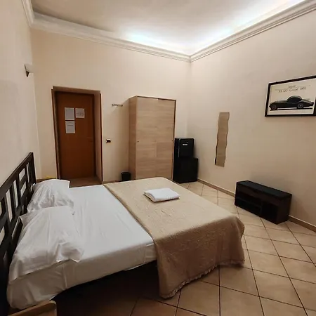 Piazza Ragusa 3* Roma