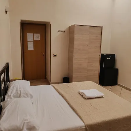 Piazza Ragusa 3* Roma