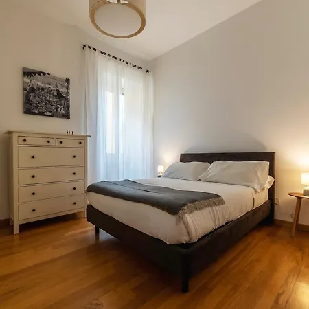 Apartment Accogliente E Colorato, A Pochi Passi Dal Colosseo - Fromhometorome *