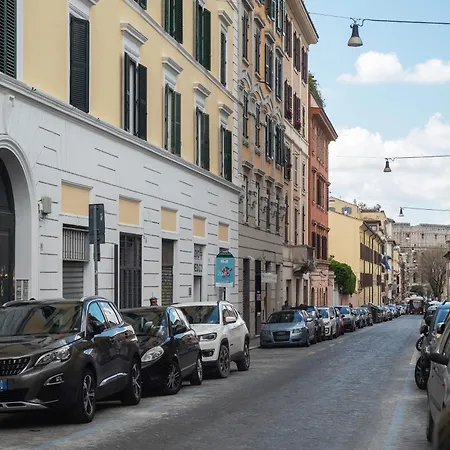 Apartment Accogliente E Colorato, A Pochi Passi Dal Colosseo - Fromhometorome