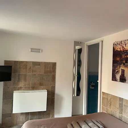 Monolocale Trastevere Locato Per Finalita Turistiche Appartement *