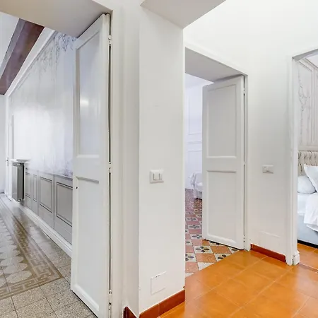 Apartment Spanish Square - Romedreamhome